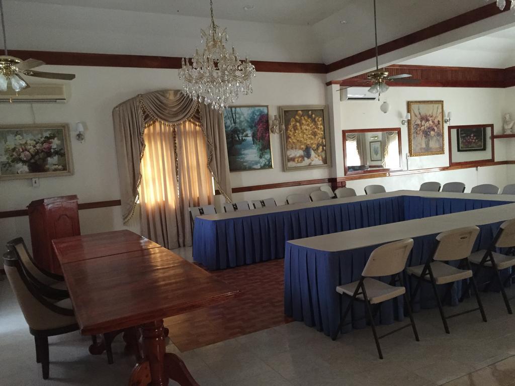 נגריל Rayon Hotel מראה חיצוני תמונה